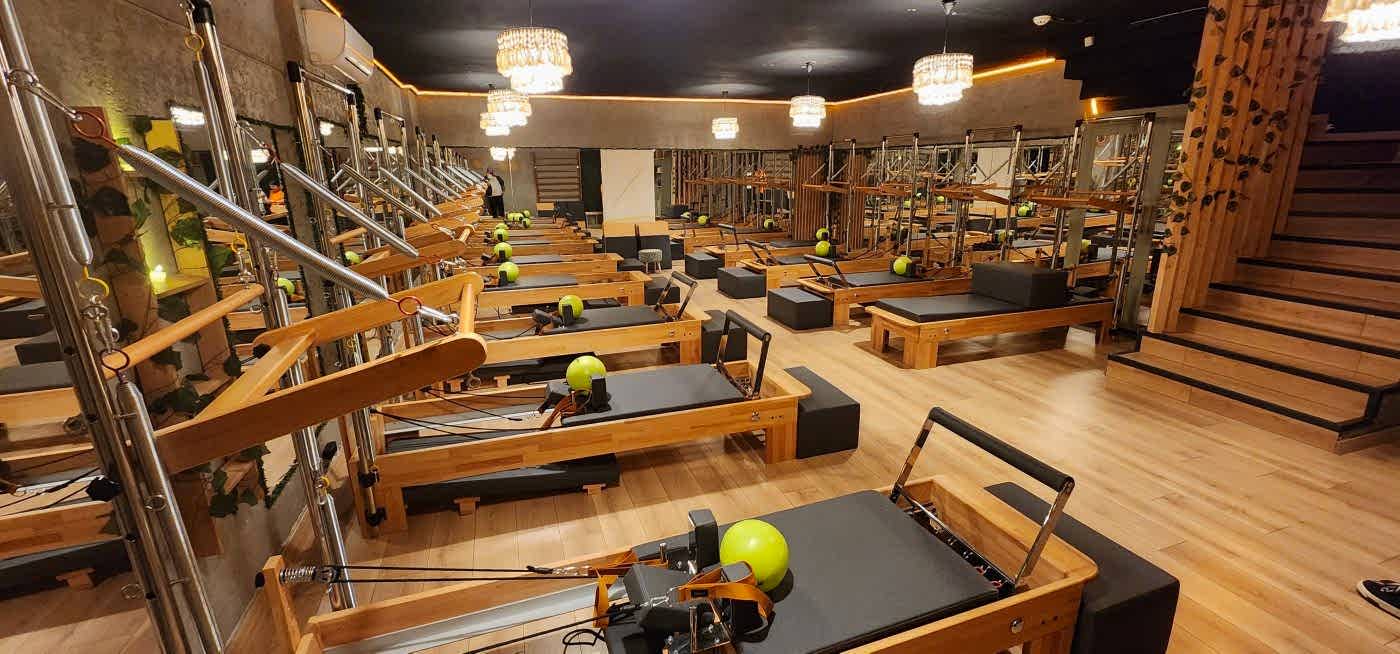 Reformer Pilates hakkında merak ettiğiniz her şey tek sayfada! Antalya’daki en iyi pilates eğitmenleri, fiyatlar ve programlar Transform Gym’de sizi bekliyor.